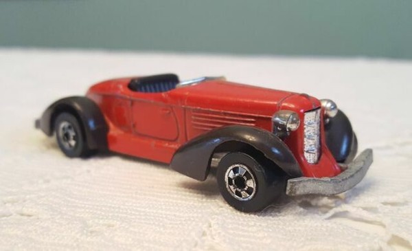 hot wheels auburn 852