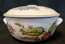 Royal Worcester "Country Kitchen"  Round Covered Casserole Baking Dish  1978