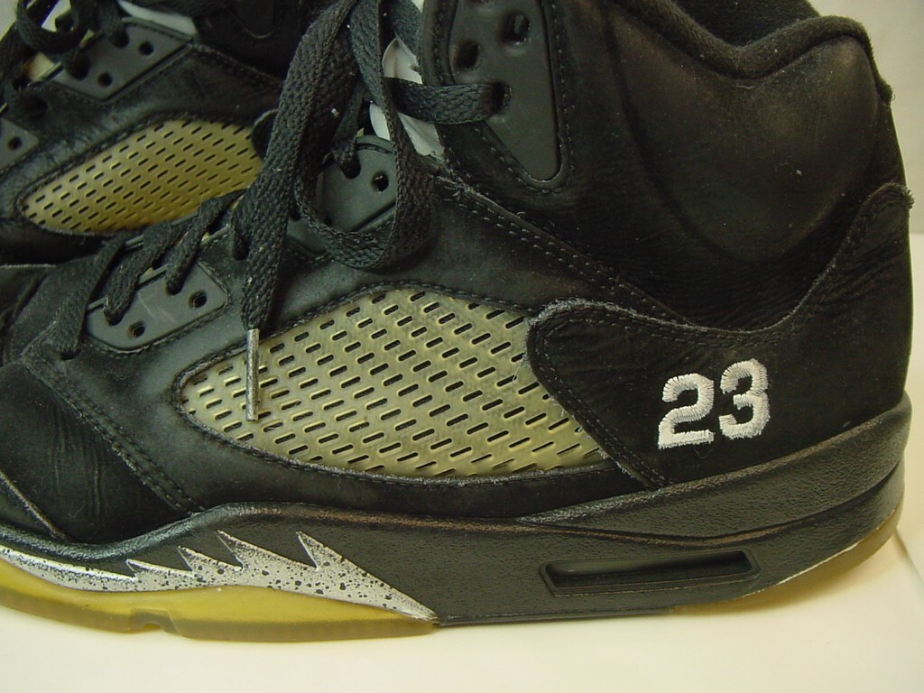 銅滴 約5.7kg #7 136027-006 Nike Air Jordan 5 Retro Satin Black University