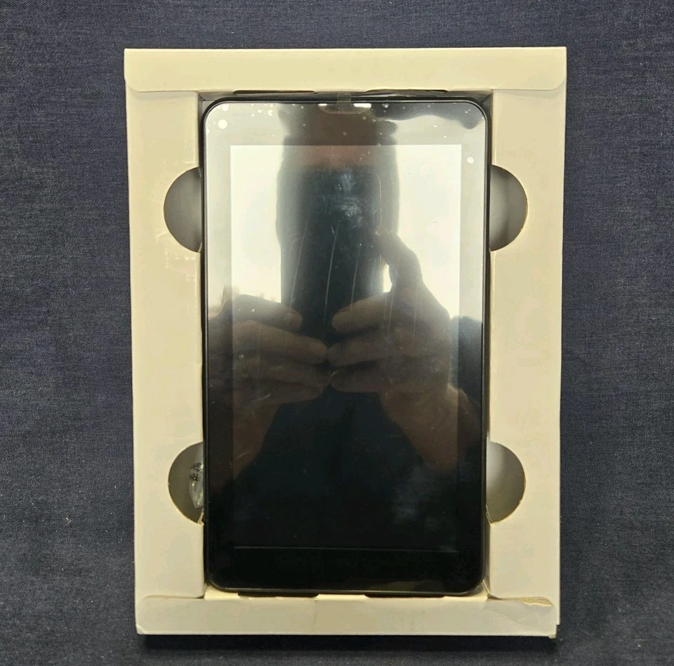 7” Android Tablet School Work Tablet Polaroid HD Chrome  - Image 4 of 4