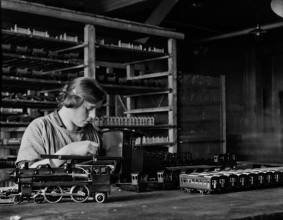 Worker Assembling A Toy Train At The Bing Toy Factory In Nuremburg OLD PHOTO
