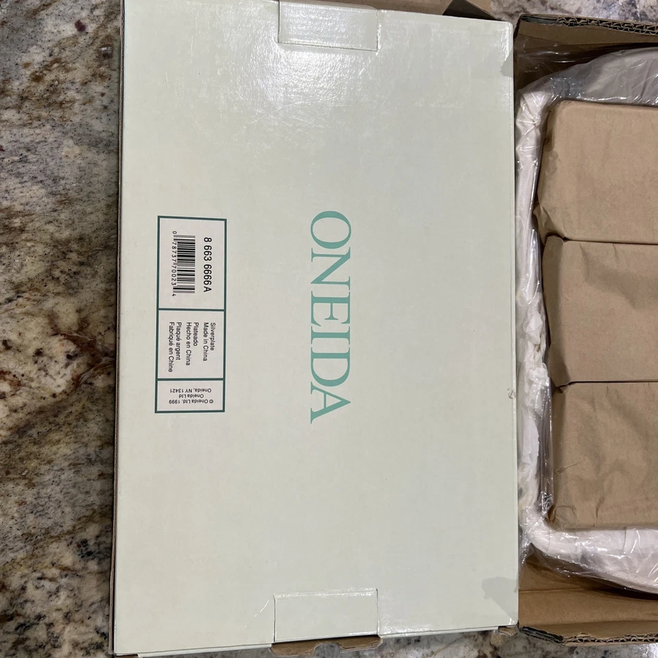 NIB Relish Serving Tray Silver Plated Oneida USA. Never Used Original Packaging  - Image 4 of 4