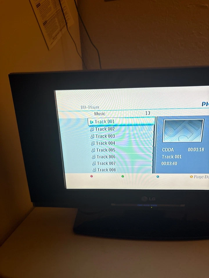 LG 17LX1R-MB 17" FLAT PANEL LCD TV 720P NO REMOTE RETRO GAMING TESTED & WORKS - Image 2 of 4