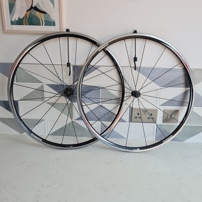 Shimano WH-RS10 Rennrad Laufräder, 700c, Laufradsatz. QR, 10er Shimano, Felgenbremse.