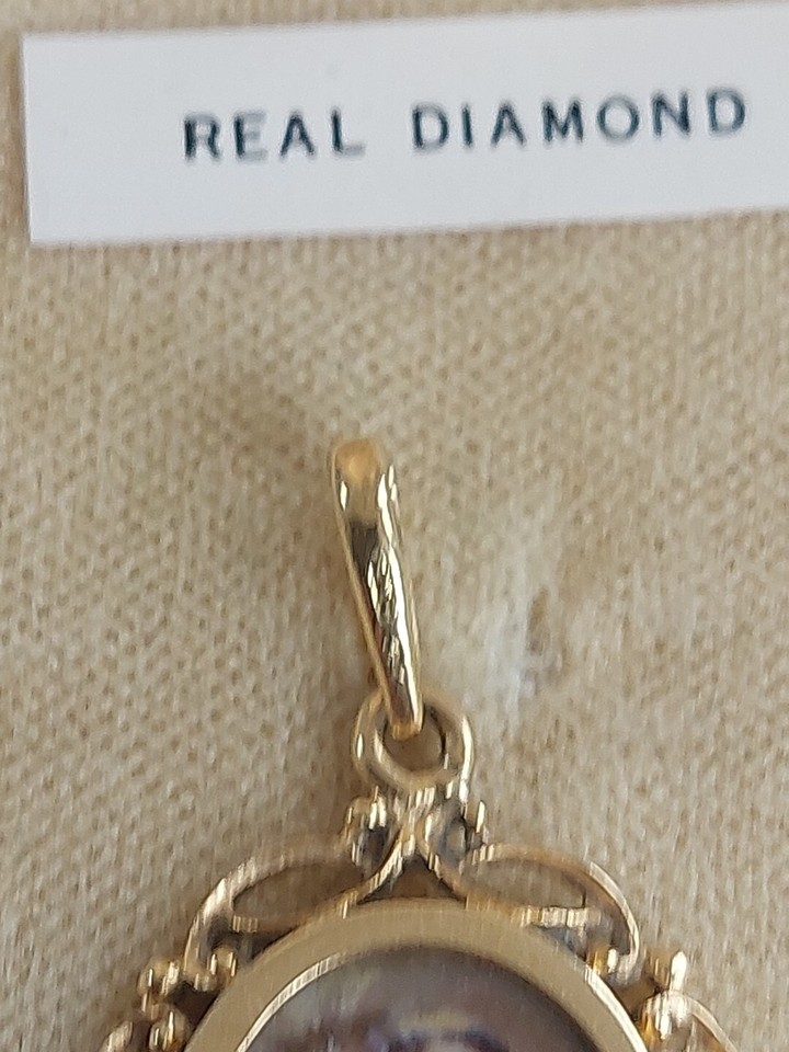 VINTAGE 18CT GOLD PENDANT FOR NECKLACE. PORTRAIT STYLE. REAL DIAMOND