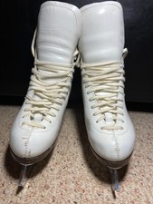 GIRLS LEATHER FIGURE SKATE WOOD BOTTOM SIZE 4