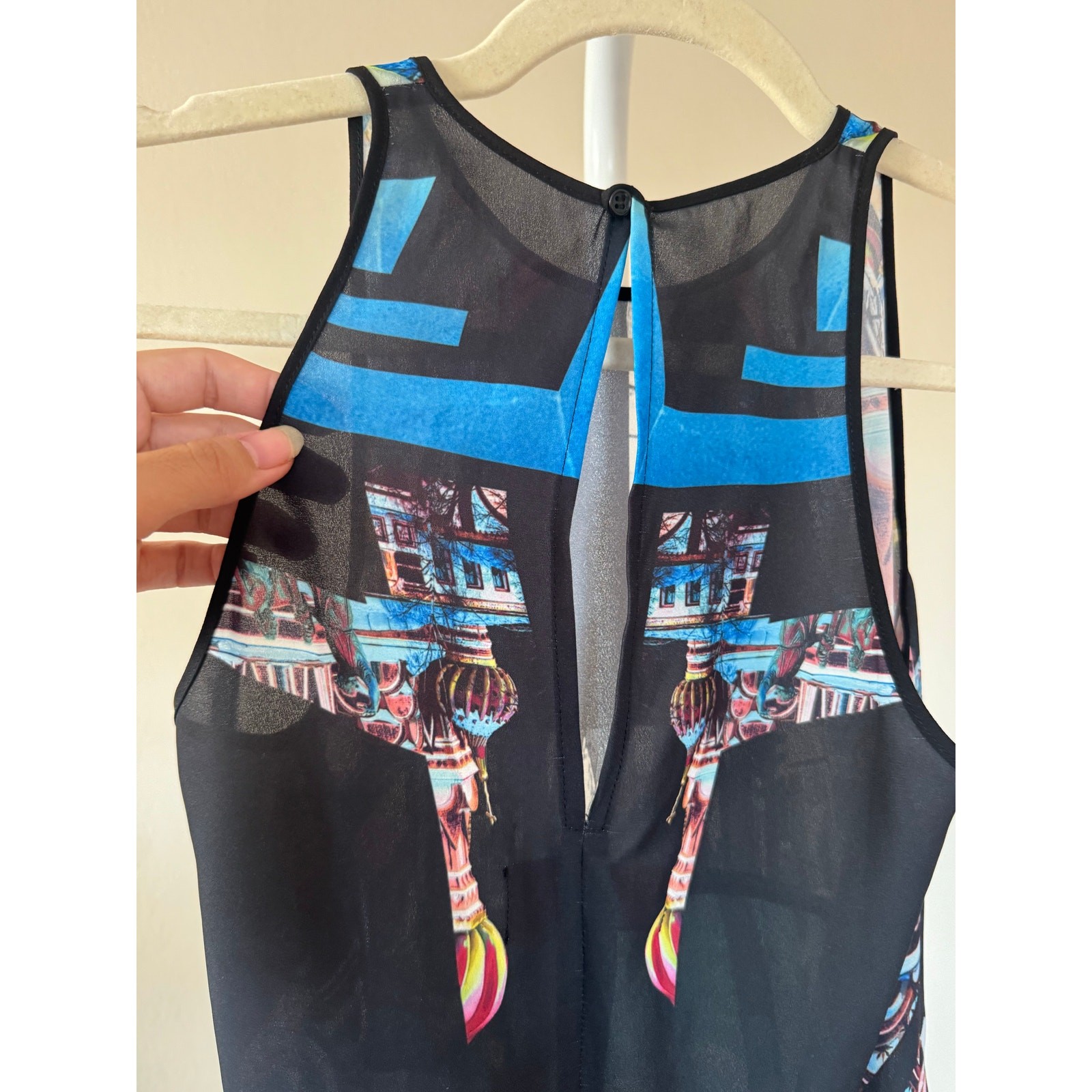 Clover Canyon Abstract Geometric Pattern Contempo… - image 4