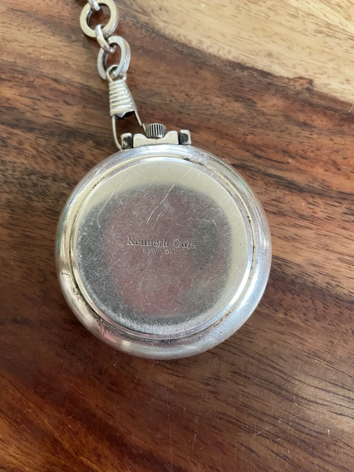 Reloj Bolsillo Kenneth Cole Foto 3 de 3