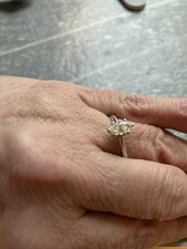 1 Carat Oval Diamond Platinum Solitaire Ring. VSI G Size R1/2 Used