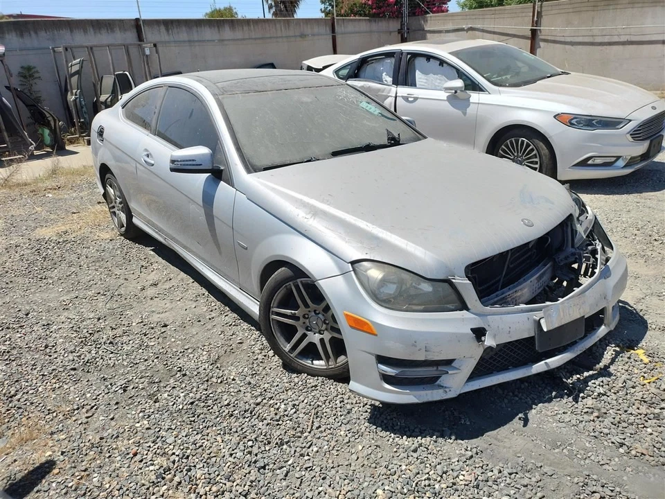 REAR DIFFERENTIAL CARRIER ASSEMBLY 2123501414 2012-2015 MERCEDES-BENZ C250 Foto 2 de 4