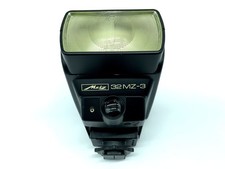 Metz 32 MZ-3 Flash Unit Universal Center Contact Camera Flash