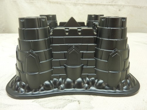 Sartén para pasteles Nordic Ware Castle Bundt de 10 tazas - Imagen 6 de 11