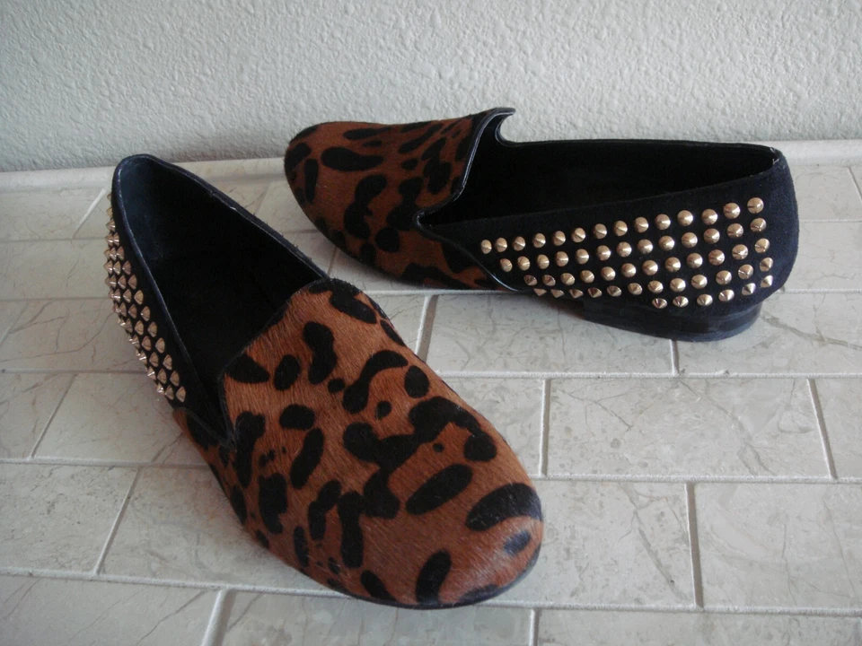 Zapatos de cuero con tachuelas con estampado de leopardo talla 7 KELSI DAGGER Foto 2 de 4