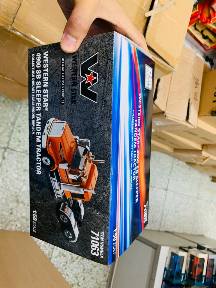 Diecast Masters Western Star 4900 Sb Sleeper Tandem Tractor 1:50 Metal DM71063 - Image 2 of 4