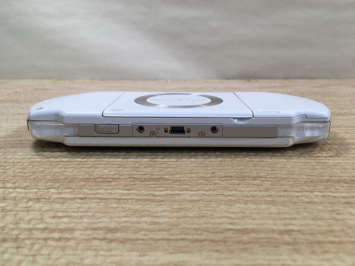 GD7622 Plz Read Item Condi PSP-2000 CERAMIC WHITE SONY PSP