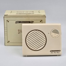 Vintage AMERICANA SOLID STATE AM RADIO Model 620  - Free Shipping