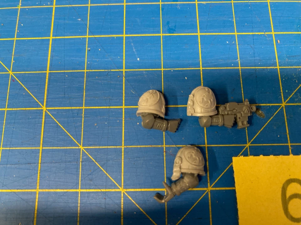 3x Forge World Red Scorpion Fuera de Uso Almohadillas de Hombro Marines Espaciales Warhammer 40k Ciudadela Foto 2 de 4