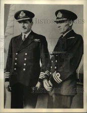 Press Photo Capt EJ Spooner & Commandeer JL Bateson on HMS Repulse - sba13623
