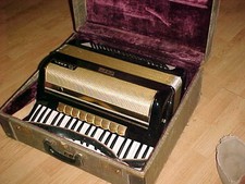 HOHNER 400MS ACCORDION - SERVICED - EXCELLENT CONDITION - CASE