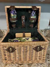 VINTAGE '03 NEW w/ TAG: Picnic Time Brand Wicker Picnic Basket Set Service For 2