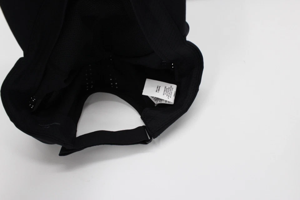 Under Armour ISO-CHILL Women's Black Vent Reflective Strapback Hat/Cap NWT - Image 4 of 4