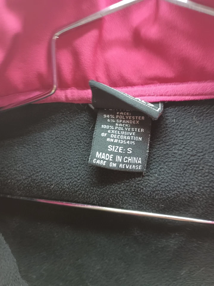 Jaqueta vertical 9, tamanho pequeno preta com forro rosa - Imagem 4 de 4