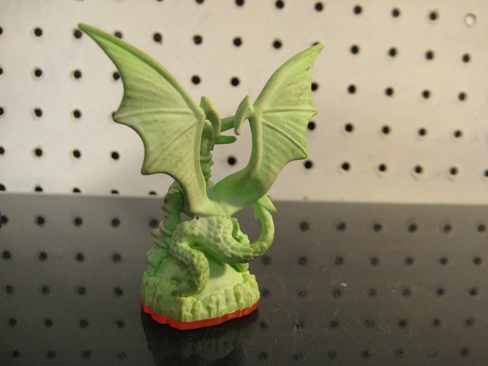 Figurine Skylanders Giants Cynder Phosphorescente (Glow In The Dark), Occasion