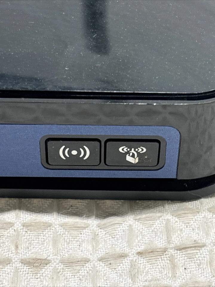 Netgear N450 450 Mbps 5-Port 10/100 Wireless N Router (WNR2500) - Image 2 of 4