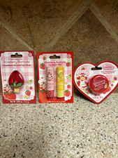 Strawberry Shortcake Strawberry Lip Gloss, Lip Balm Duo & Lip Scrub Set (4pc)