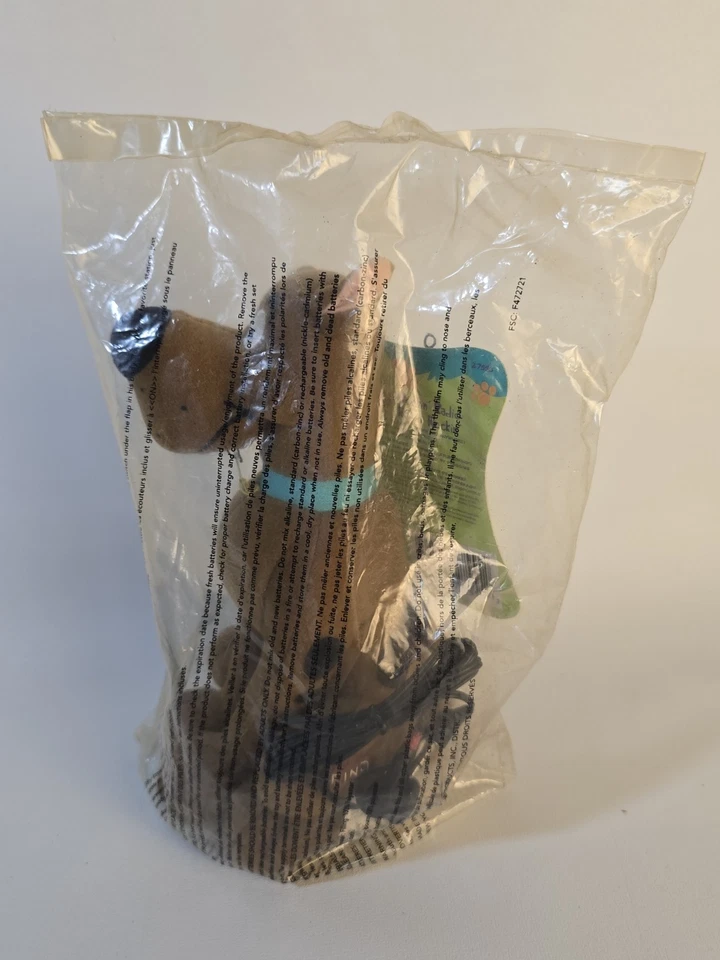 New 2003 Scooby Doo Mini Plush Battery Operated Rockin Radio w/Headphones in bag - Image 4 of 4