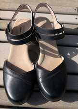 Sz 9.5M Clarks Collection Emily 2 Ketra Ankle Strap Heels Womens Black