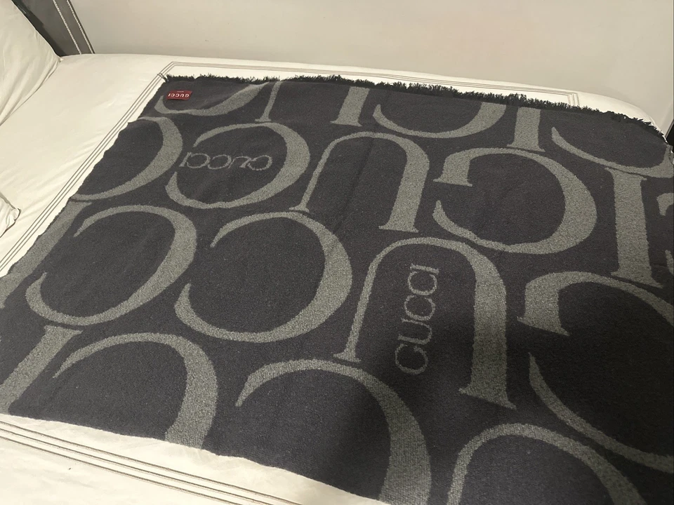 Manta Gucci de lana de cachemir gris negra Foto 3 de 3