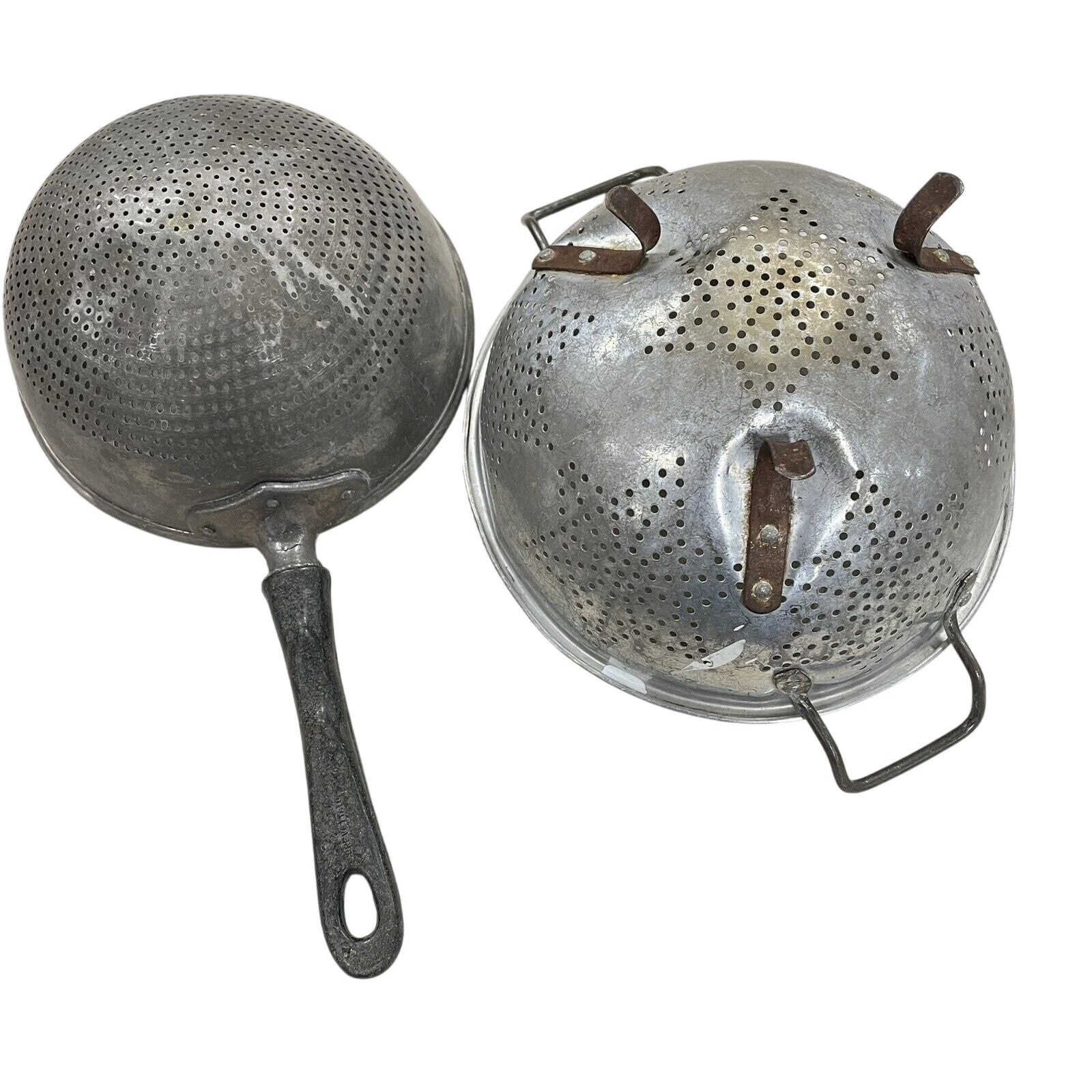 Vtg Pair 2 Colanders Aluminum Metal Footed Strainers Handles 7 Star Pattern - BN