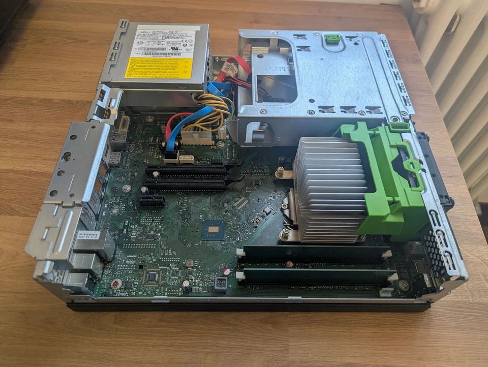 PC Fujitsu Esprimo D556/E85+ - I7-6700 - 8 GB RAM - 256 GB SSD - Windows 11 Pro - Imagen 3 de 3