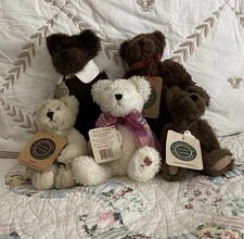 Lot Of 5 Boyd’s Bears
