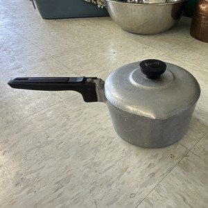 Magnalite 2 Qt Aluminum Saucepan with Lid 2-Piece Set Model 4682