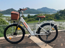 Vélo Électrique de ville 26" Batterie 36V 10Ah, Shimano 7-Vitesses E-Bike 90km