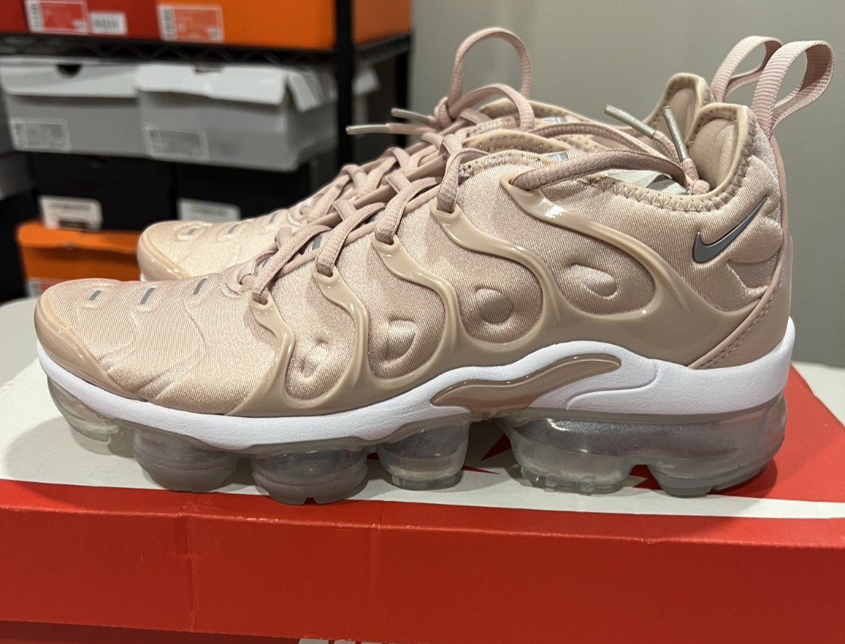 size 7 women's nike air vapormax shoes