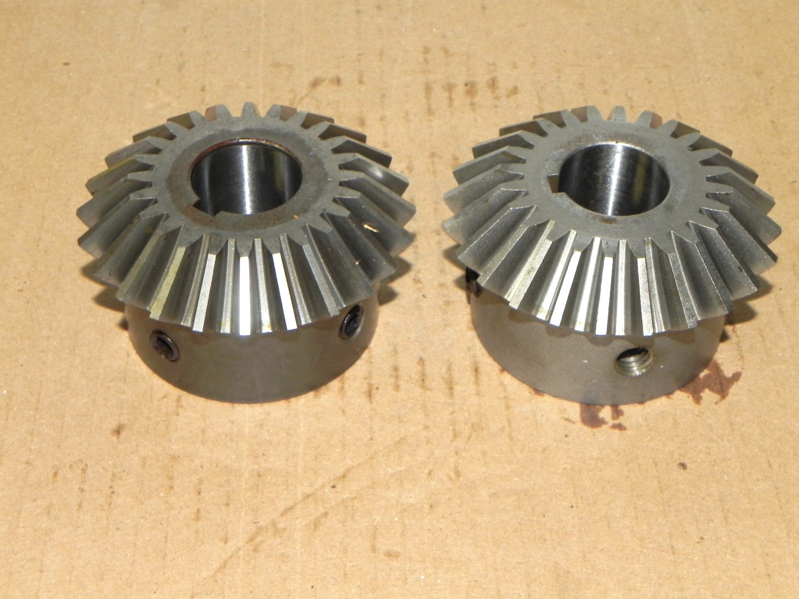 Pair (2) Boston Gear HLK105Y Straight Miter Gears 1" Finished Bore 24T