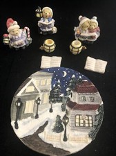 1995 Popular Imports Christmas Caroling Bear Mini Tea Set