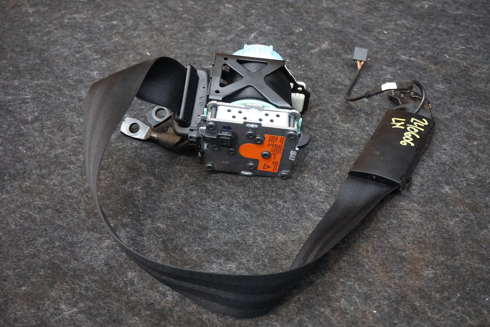 Front Left Driver Seat Belt Assembly Black OEM 423857705B Audi R8 Type 42 08-15