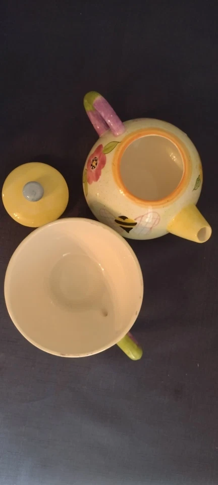 DragonFly & Bees Summertime Teapot & Cup No chips or cracks  Pastel colors - Image 3 of 4