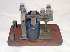 Telegrafo postale grande ecoscandaglio realizzato da Bunnell, 20 ohm, funzionante, chiave telegrafica