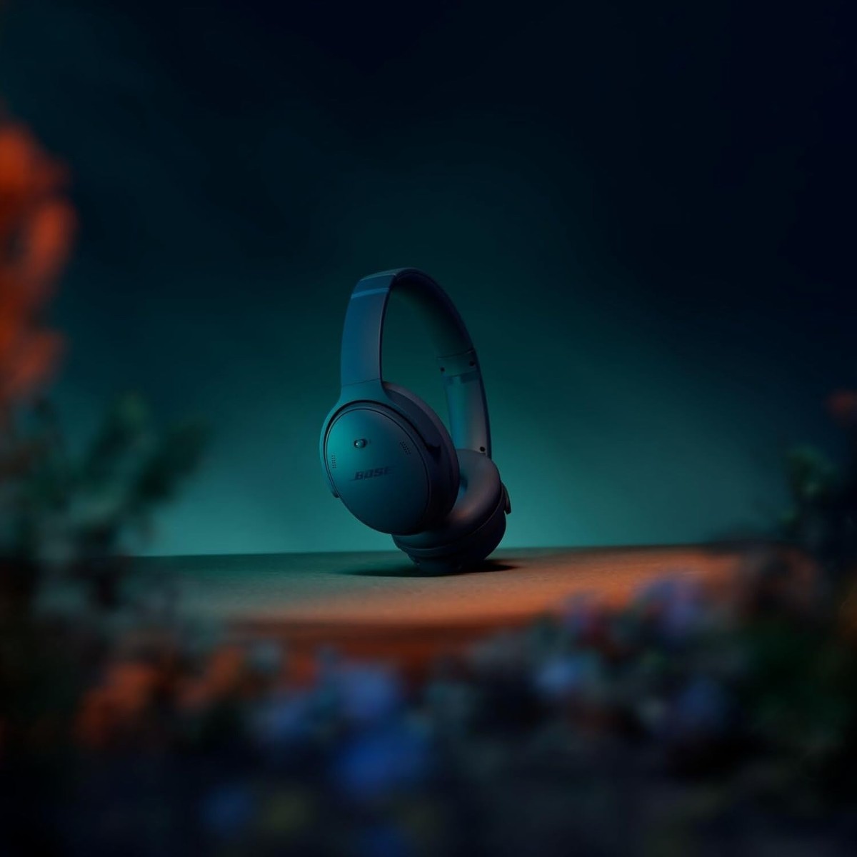 Bose QuietComfort Headphones Dandadan Limited Edition Twilight