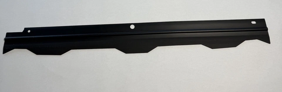 2022-2025 GM Lower Radiator Air Baffle EV ONLY !!!! HUMMER,SIERRA,SILVERADO NEW - Image 2 of 4