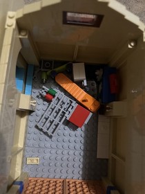 Lego Simpsons Lot Playset with Kwik E Mart pieces, (Pls read description)