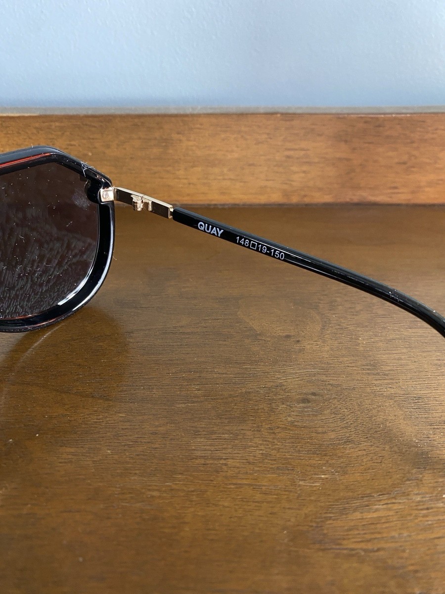 Quay Australia ShowBiz Black /Black Gold Rimless Sunglasses  display picture 1