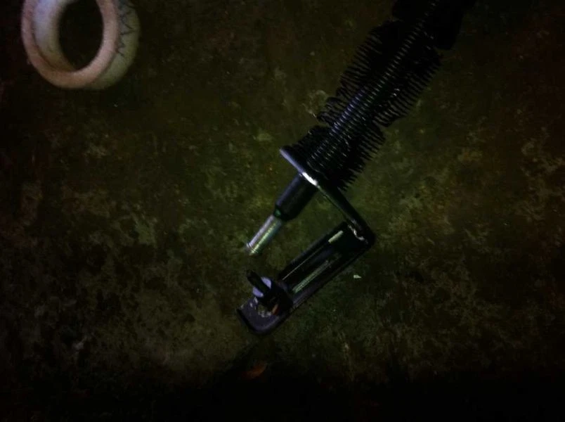 Placa traseira Ford Five Hundred 2006 - Imagem 2 de 4