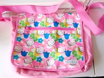 Hello Kitty Tasche. Rosa Messenger Style. Gebraucht. 12 Zoll breit, 11 Zoll tief ca.