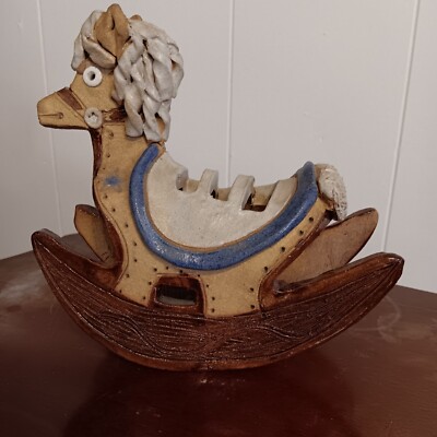 Beautiful Crafted Pottery Piece Done By HINDT
